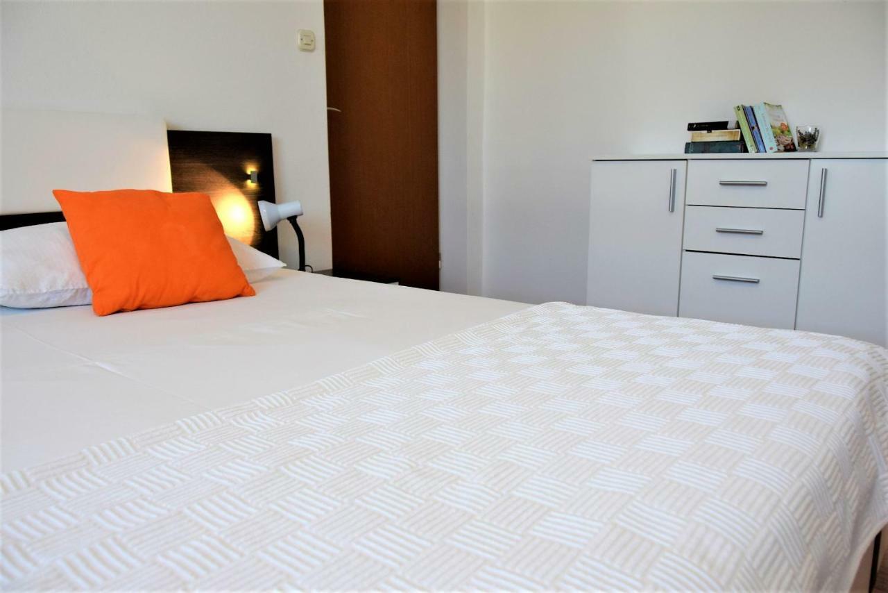 Miramar Apartments Banjol Eksteriør billede